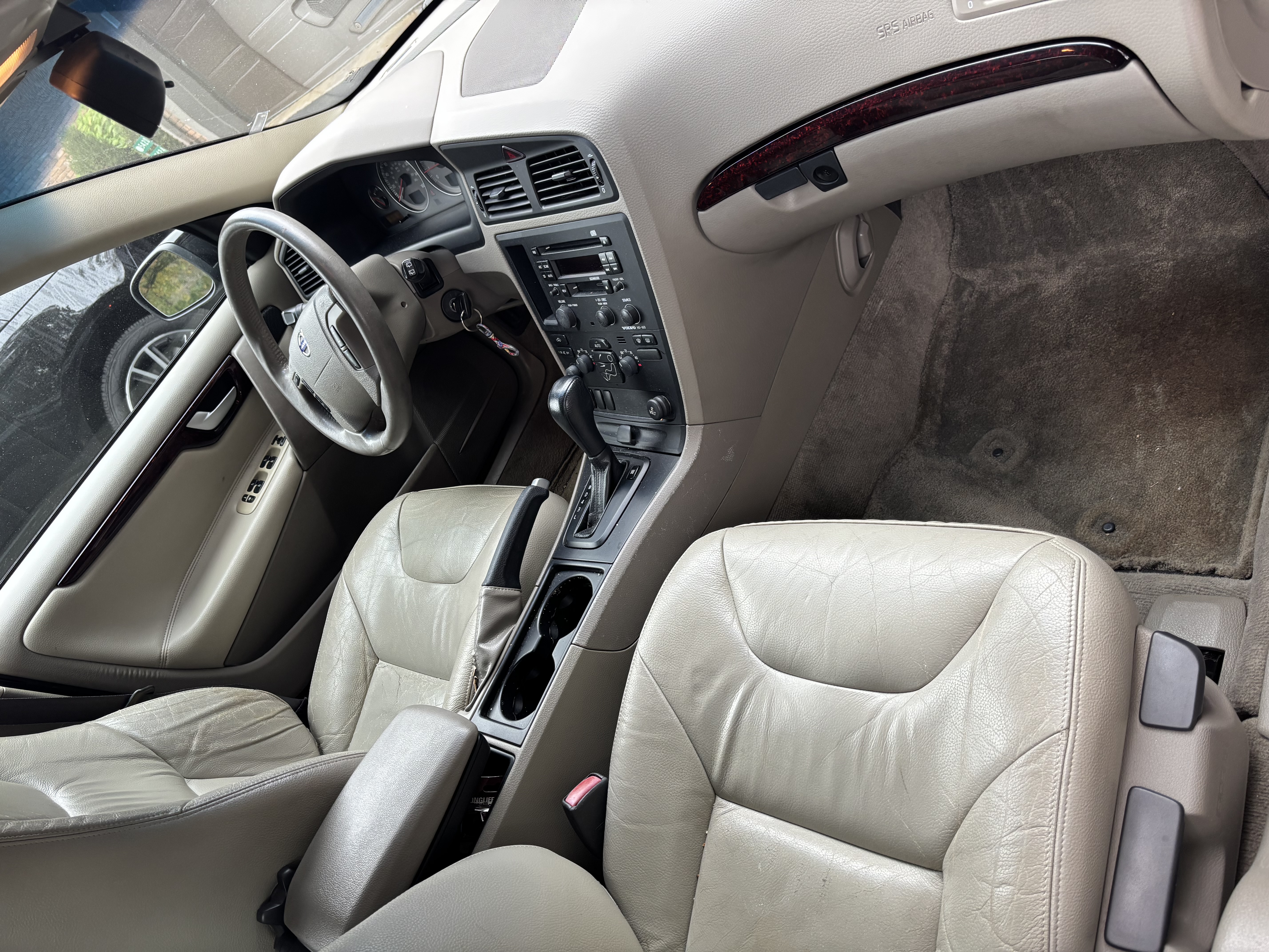 Used 2004 Volvo V70 2.4 FWD image 9