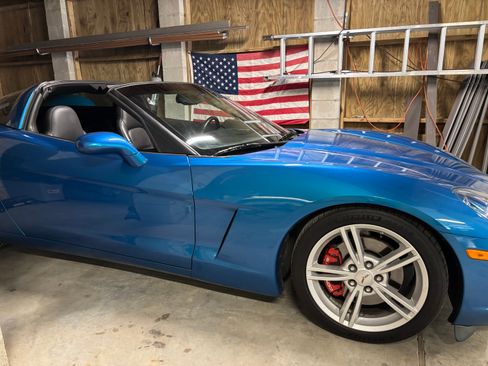 Used 2008 Chevrolet Corvette Coupe w/ Preferred Equipment Group RWD image 4