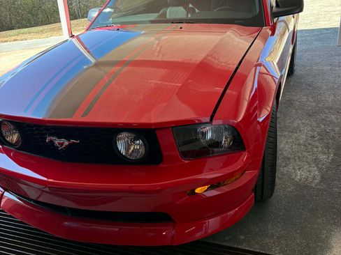 Used 2005 Ford Mustang GT Premium image 9