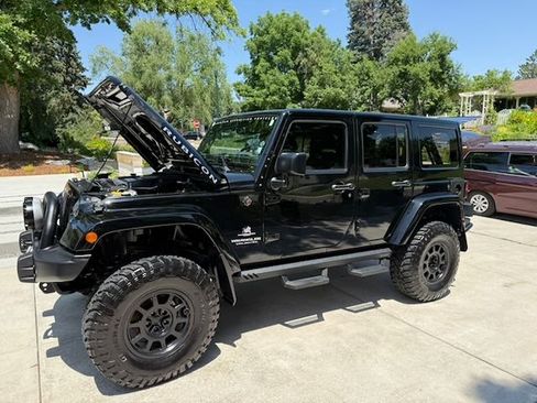 Used 2017 Jeep Wrangler Unlimited Rubicon w/ Dual Top Group image 30