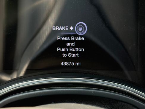 Used 2021 Jeep Grand Cherokee Laredo X AWD/4WD image 24