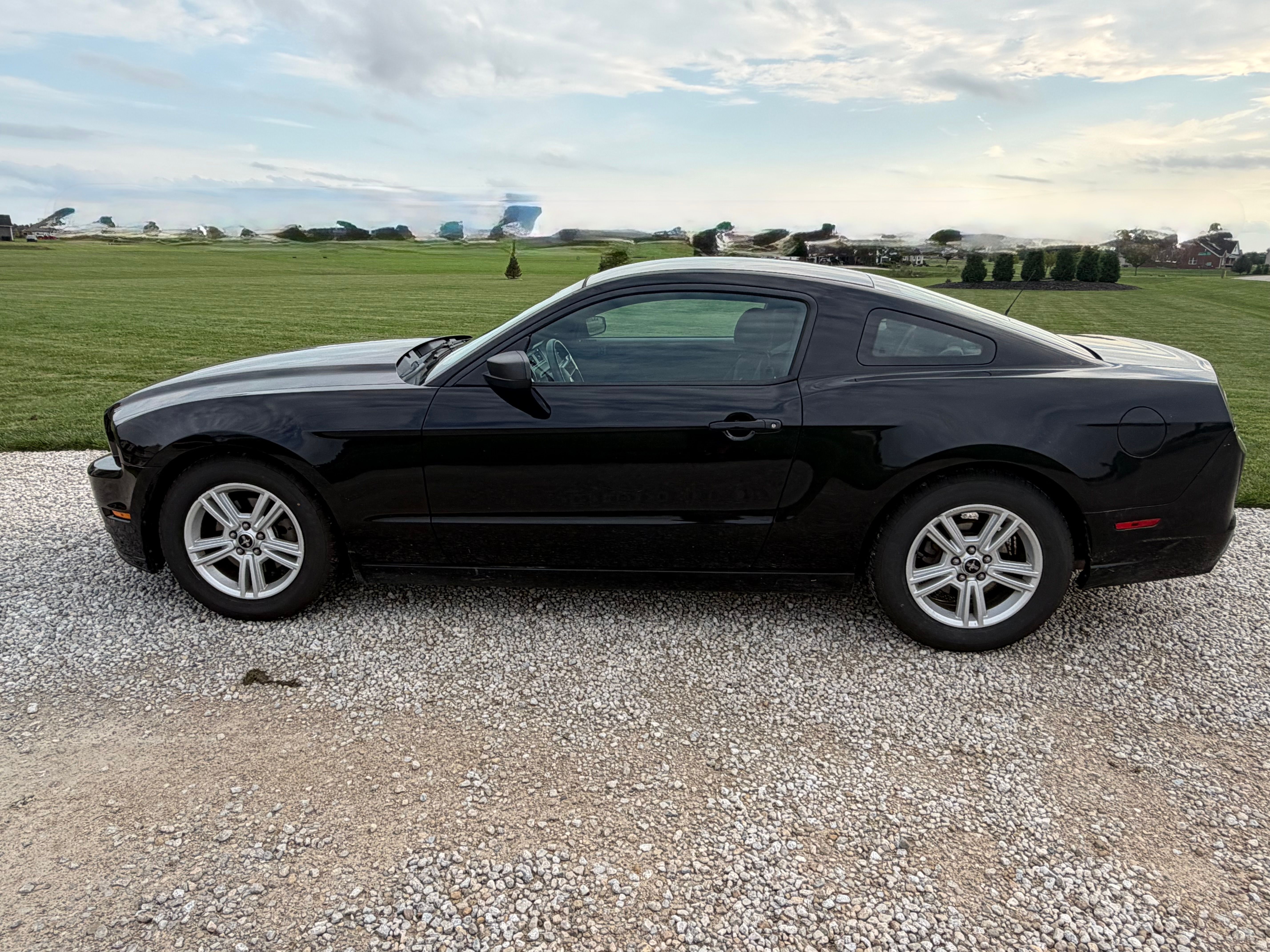 Used 2014 Ford Mustang Coupe RWD image 1