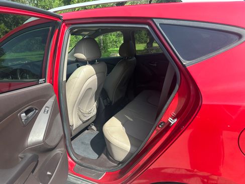 Used 2014 Hyundai Tucson SE image 9