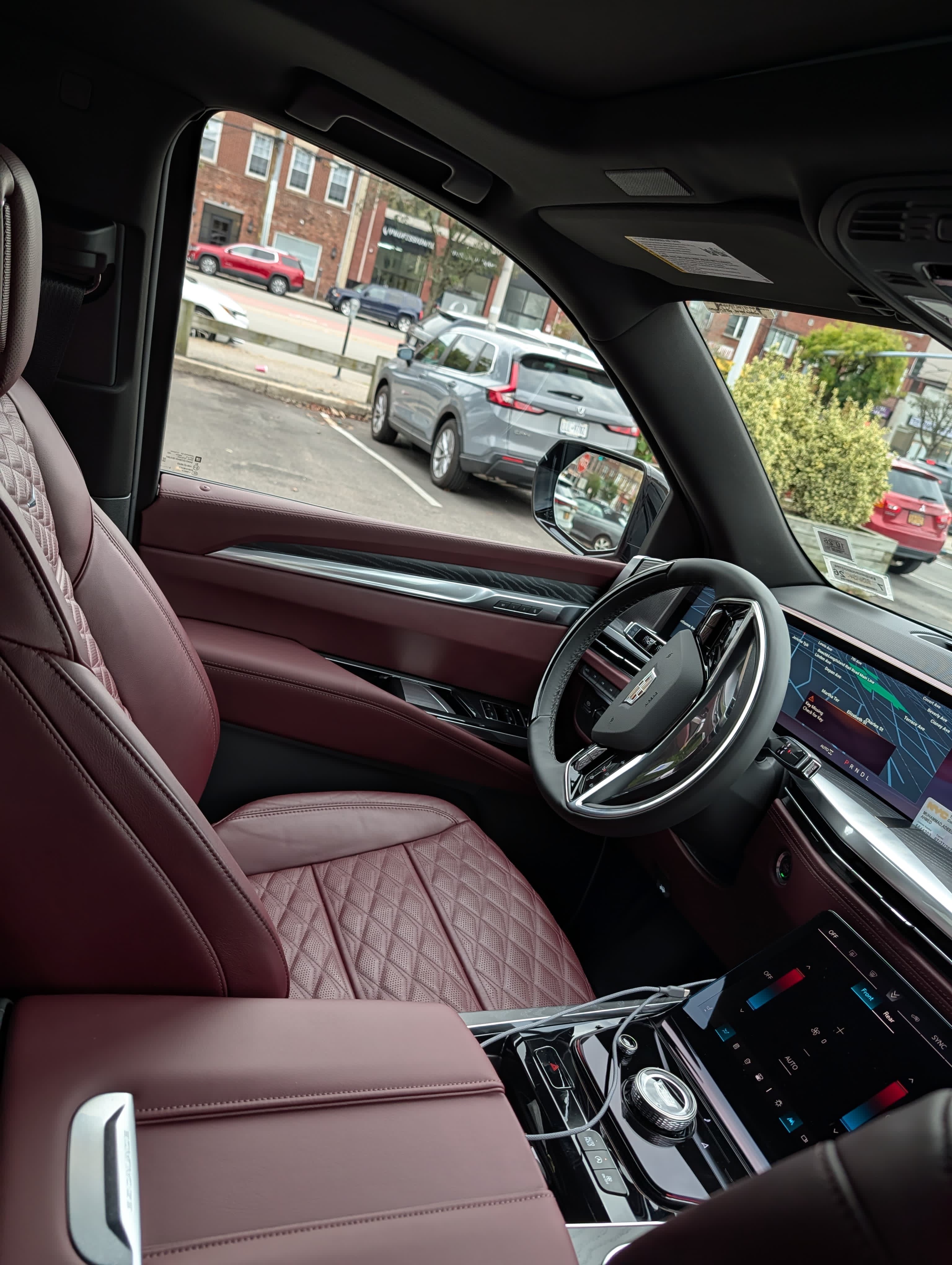 Used 2026 Cadillac Escalade ESV Sport w/ LPO, ONYX Package AWD/4WD image 2