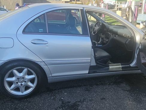Used 2003 Mercedes-Benz C 240 Sedan image 18