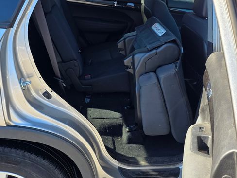 Used 2013 Kia Sorento LX w/ Convenience Pkg image 8