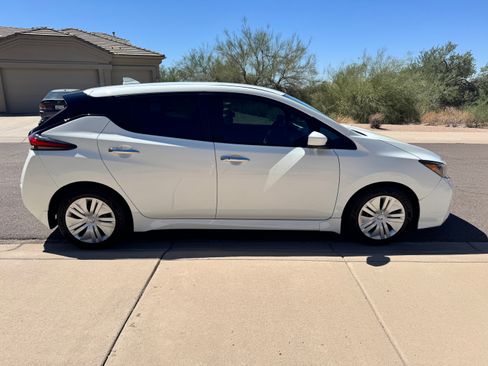 Used 2021 Nissan Leaf S w/ S Charge Package FWD image 1