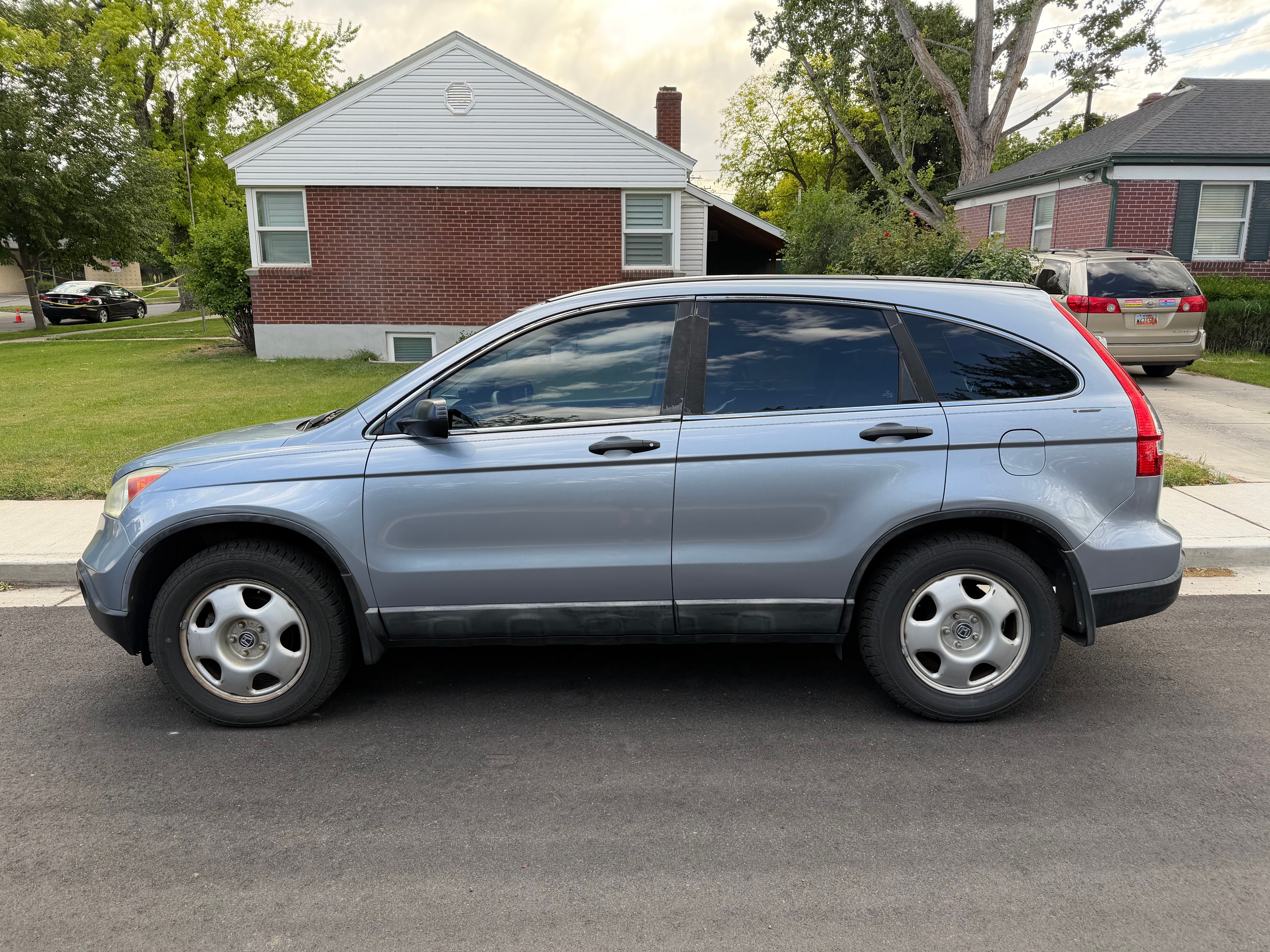 Used 2009 Honda CR-V LX image 1