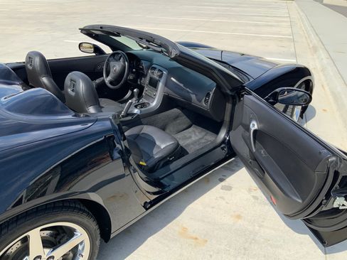Used 2006 Chevrolet Corvette Convertible w/ Preferred Equipment Group RWD image 9