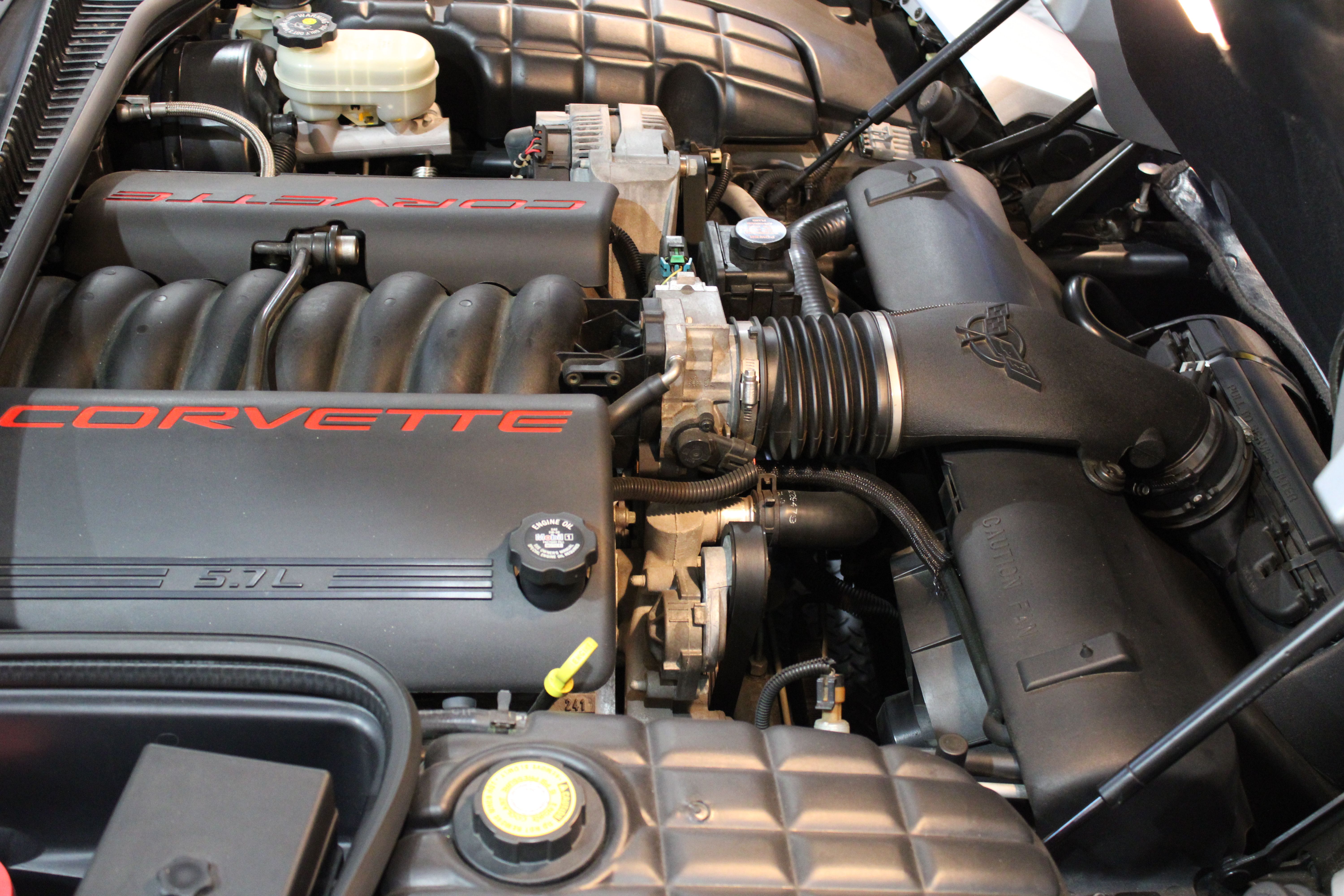 Used 2002 Chevrolet Corvette Coupe w/ Preferred Equipment Group2 RWD image 4