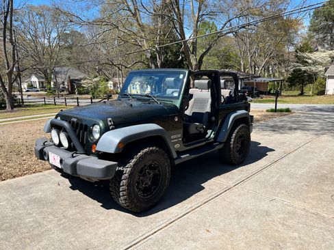 Used 2010 Jeep Wrangler Sport AWD/4WD image 2