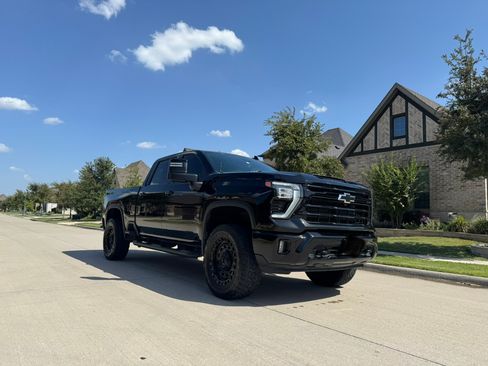 Used 2024 Chevrolet Silverado 2500 LTZ w/ LTZ Plus Package AWD/4WD image 27