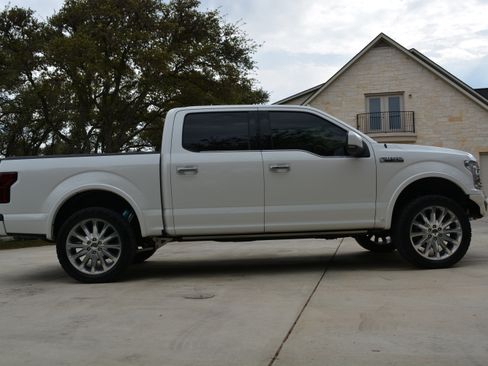 Used 2020 Ford F150 Limited w/ Trailer Tow Package image 9