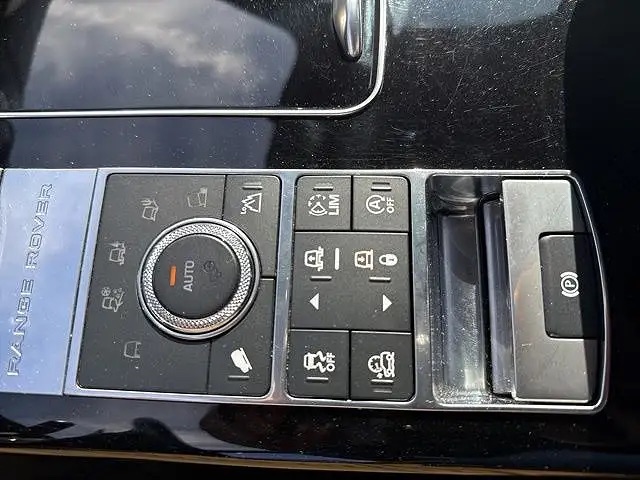 Used 2017 Land Rover Range Rover SV Autobiography Dynamic AWD/4WD image 11