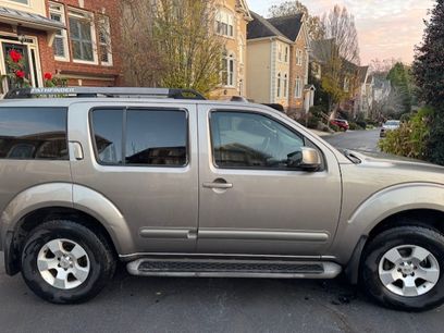 Used 2005 Nissan Pathfinder SE w/ (P01) Se Premium Pkg