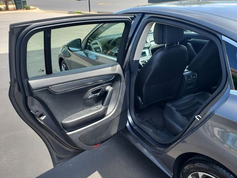 Used 2013 Volkswagen CC Lux image 6