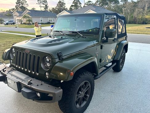 Used 2016 Jeep Wrangler Sahara AWD/4WD image 4