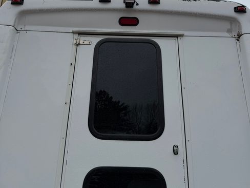 Used 2016 Ford E-450 and Econoline 450 Super Duty w/ Shuttle Bus Prep Package RWD image 27