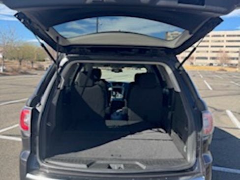 Used 2014 GMC Acadia SLE image 6