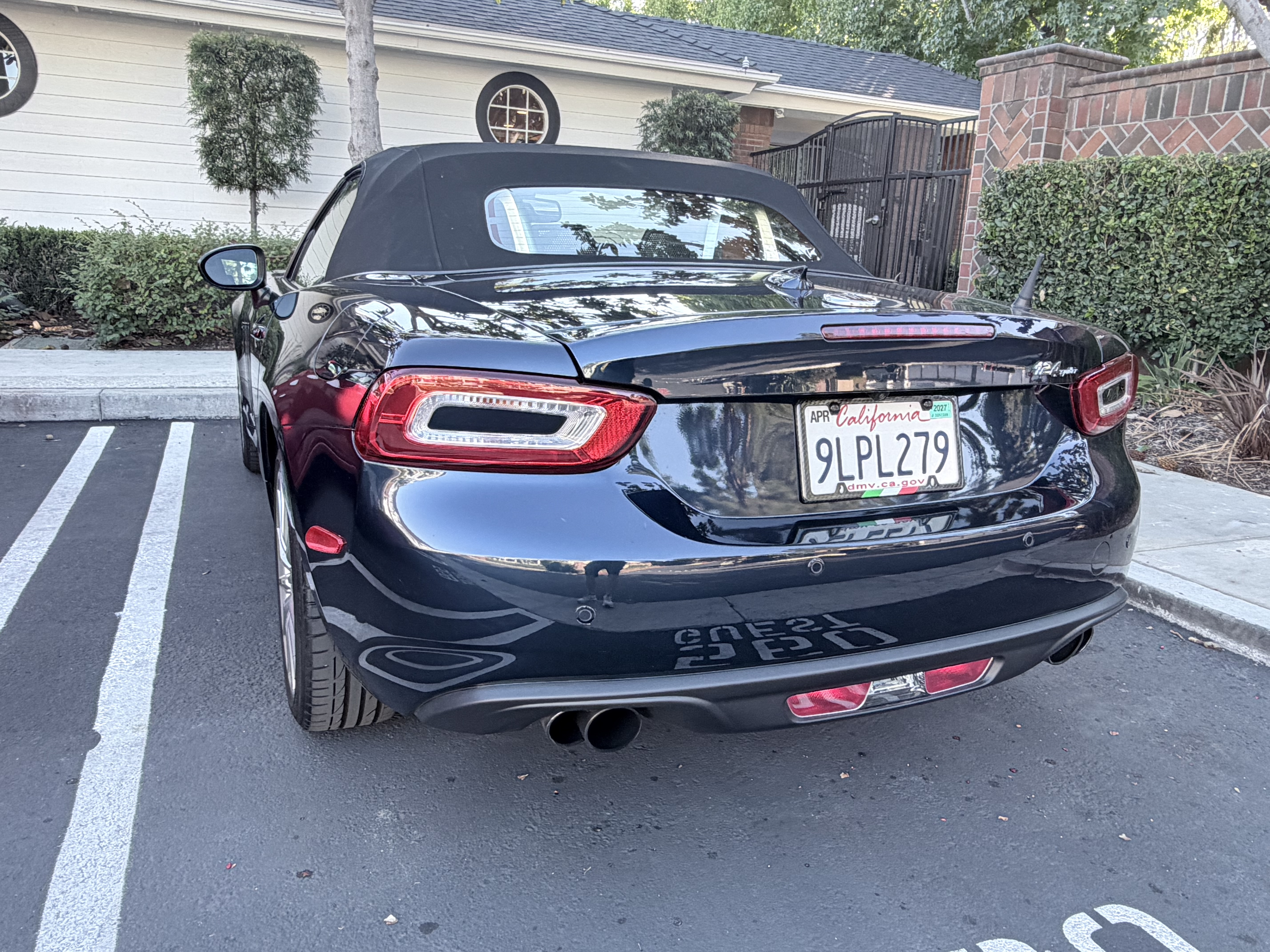 Used 2018 FIAT 124 Spider Lusso w/ Convenience Group RWD image 8