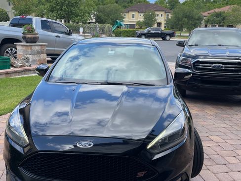 Used 2017 Ford Focus ST image 5