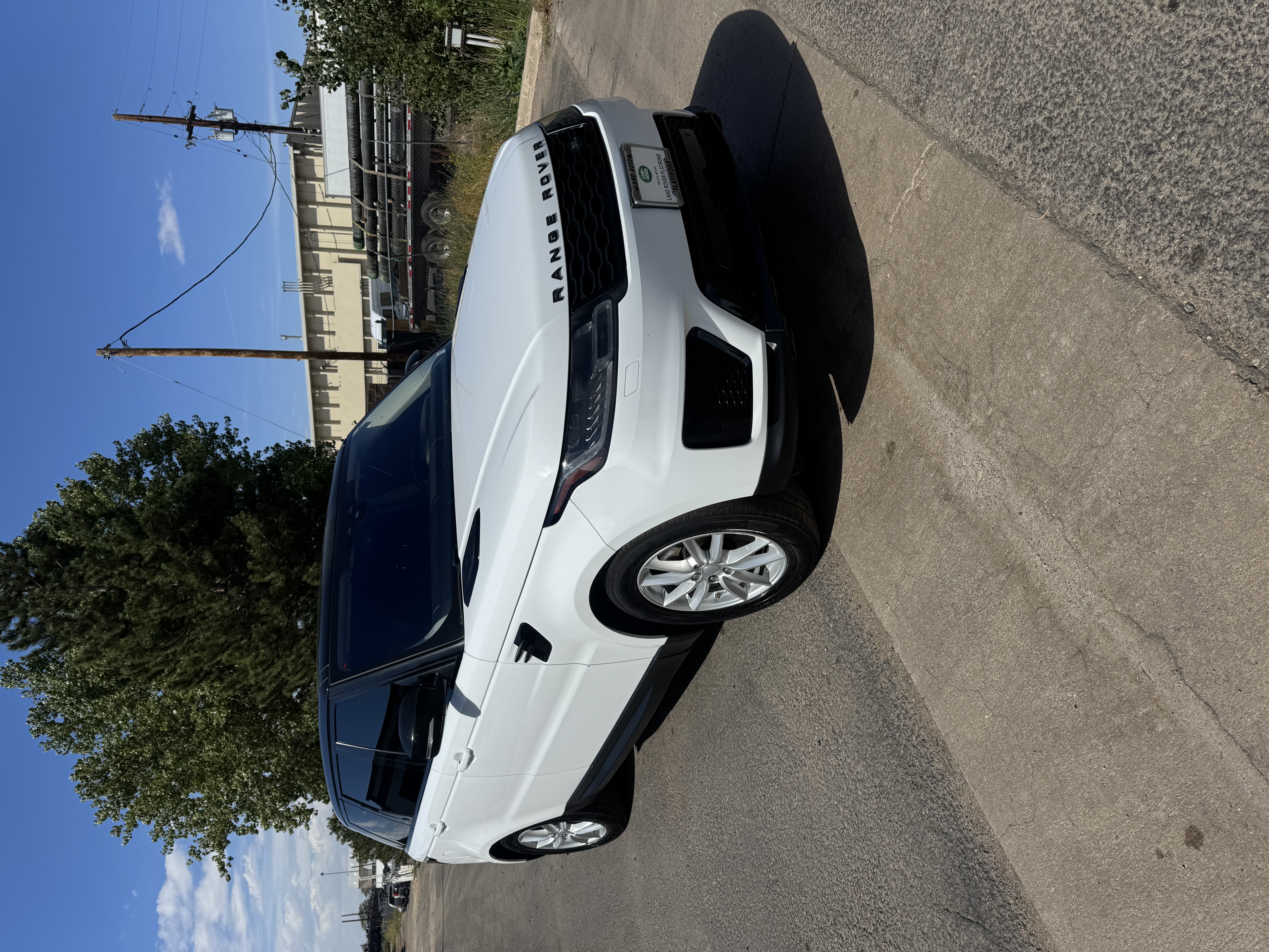 Used 2018 Land Rover Range Rover Sport SE AWD/4WD image 1
