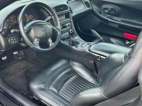 Used 2001 Chevrolet Corvette Convertible w/ Preferred Equipment Group2 RWD image 31