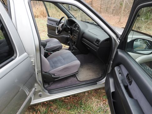 Used 2001 Nissan Pathfinder SE image 21