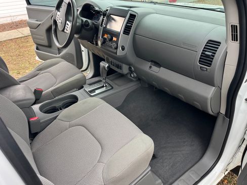 Used 2019 Nissan Frontier SV w/ Value Truck Package image 11