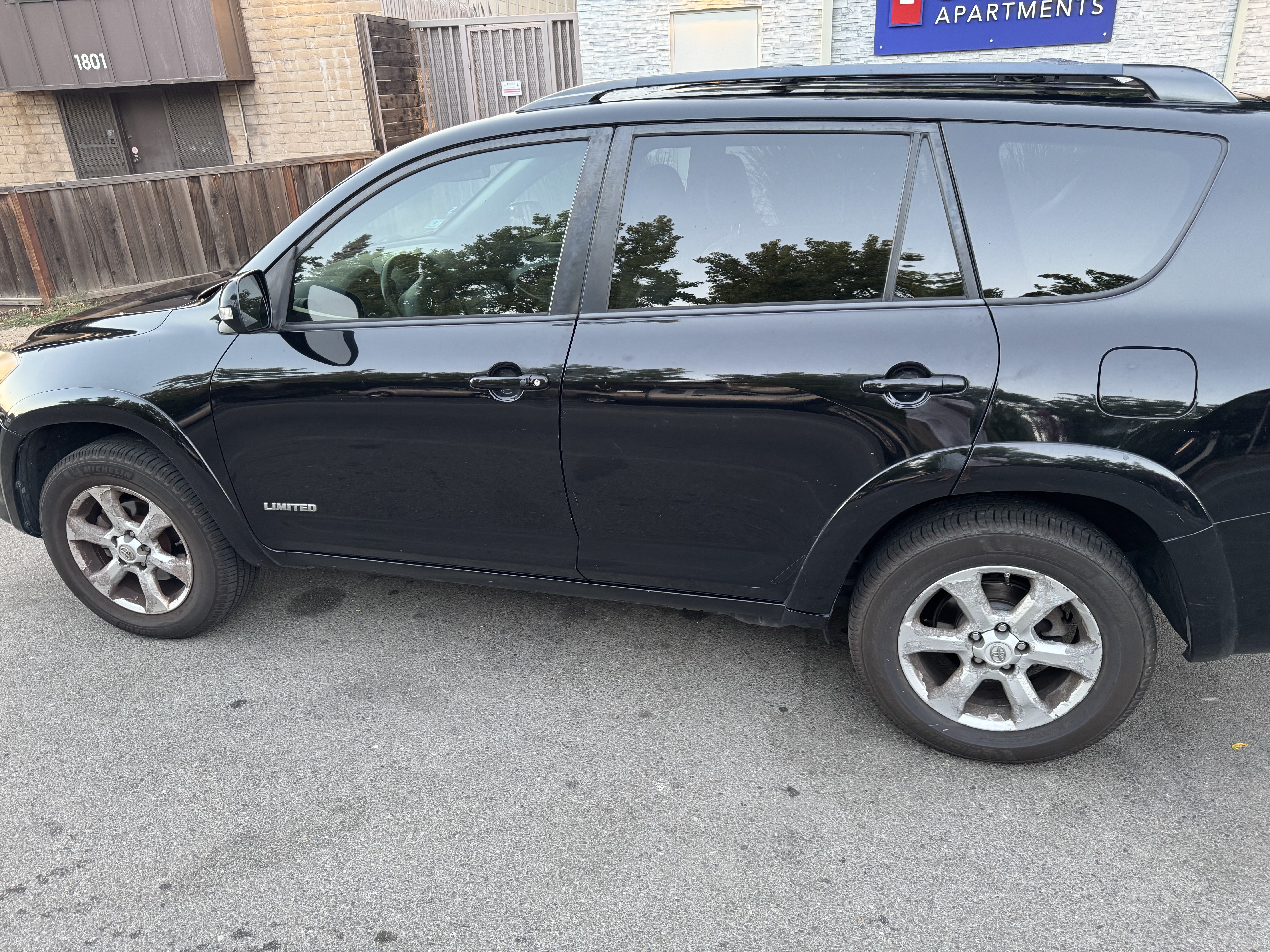 Used 2009 Toyota RAV4 Limited AWD/4WD image 12