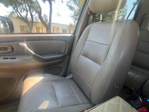 Used 2001 Toyota Sequoia SR5 AWD/4WD image 12
