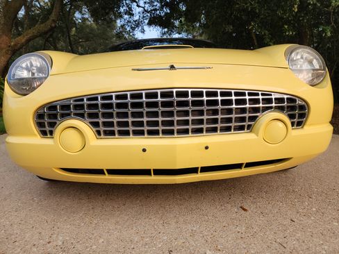 Used 2002 Ford Thunderbird RWD image 10