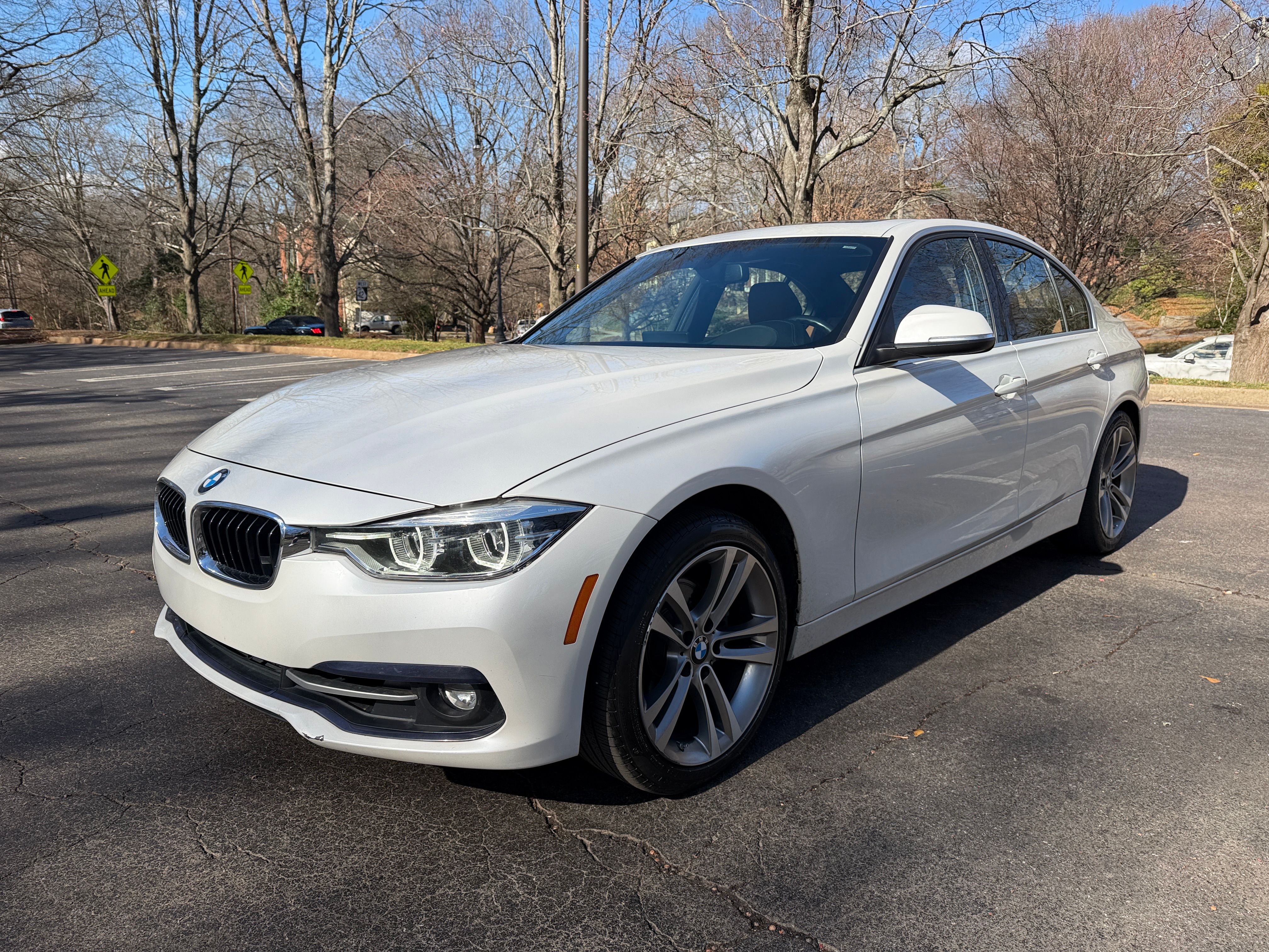 Used 2018 BMW 330i Sedan w/ Premium Package RWD image 4