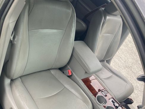 Used 2012 Toyota Highlander Limited w/ Tow Pkg AWD/4WD image 12