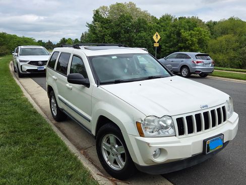 Used 2007 Jeep Grand Cherokee Laredo AWD/4WD image 1