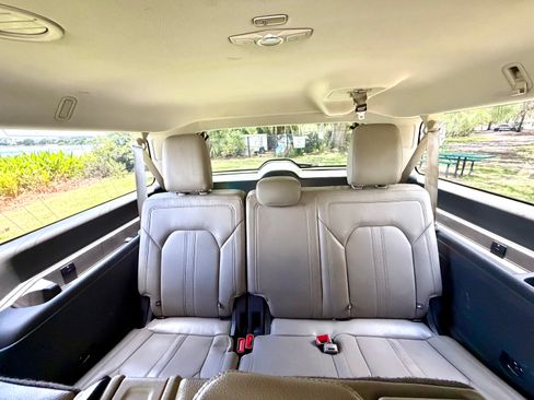 Used 2018 Ford Expedition Max Limited RWD image 18