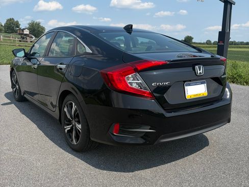 Used 2016 Honda Civic Touring image 10