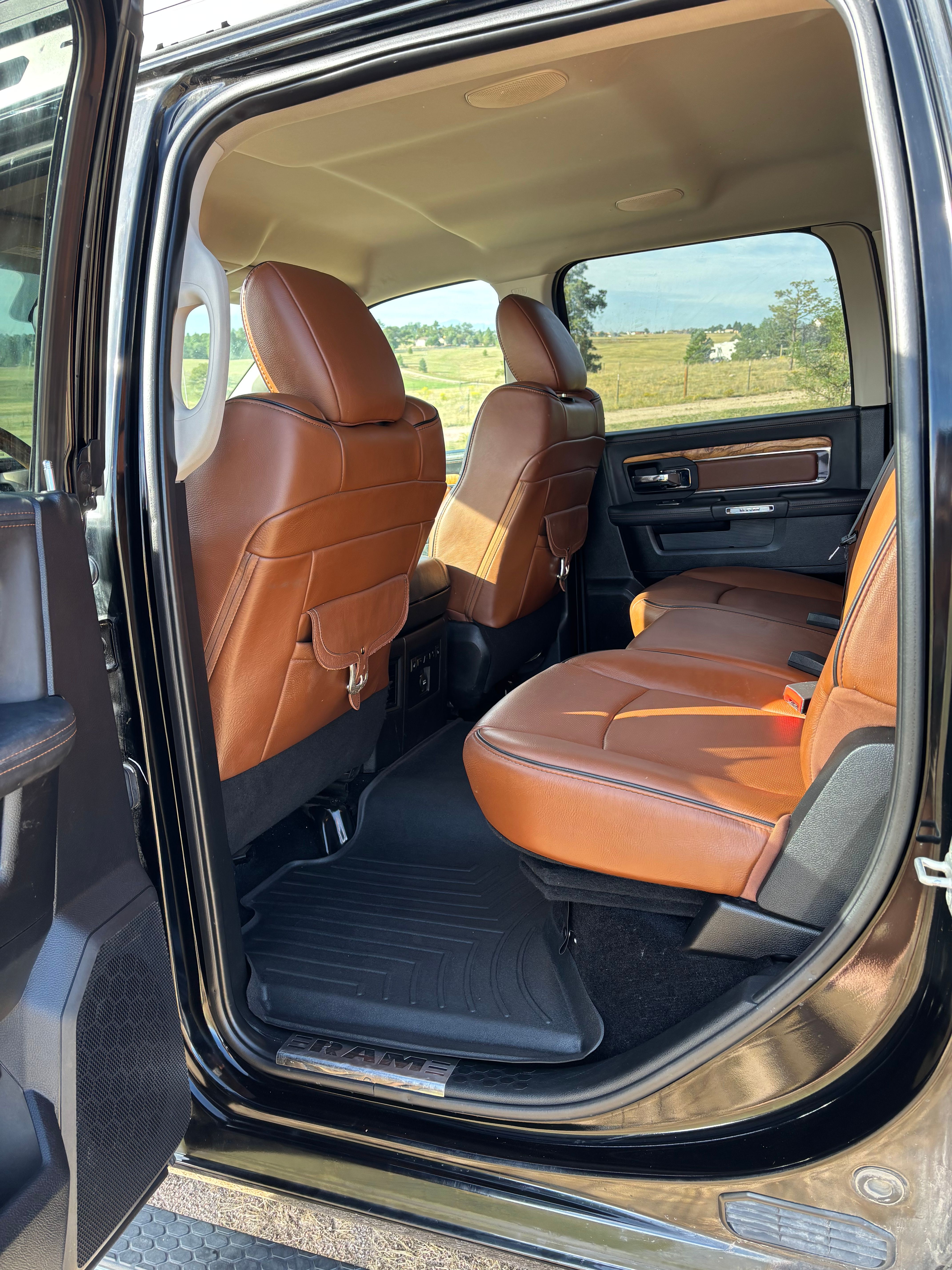 Used 2014 RAM 1500 Laramie Longhorn w/ Convenience Group AWD/4WD image 16