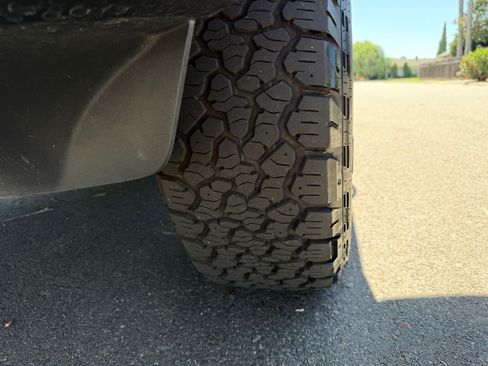 Used 2022 Ford Ranger Lariat w/ Tremor Off-Road Package AWD/4WD image 4