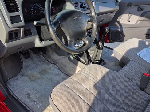 Used 1998 Nissan Frontier XE image 15