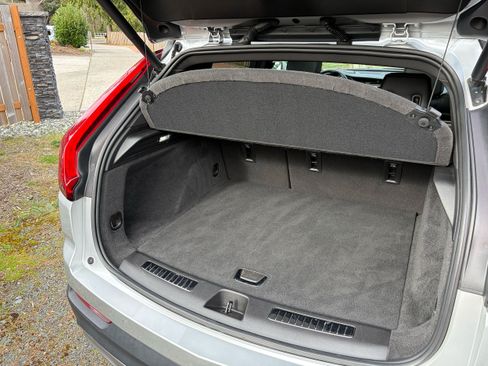 Used 2021 Cadillac XT4 Premium Luxury image 10