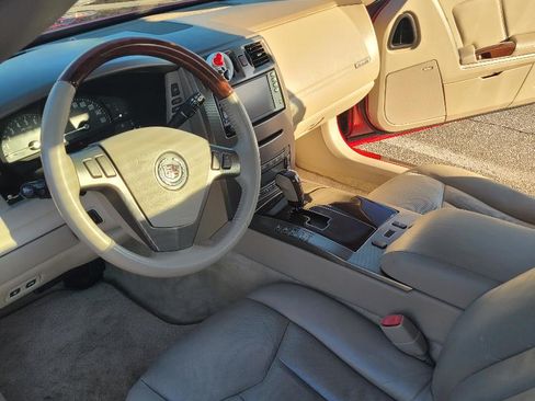 Used 2005 Cadillac XLR image 10