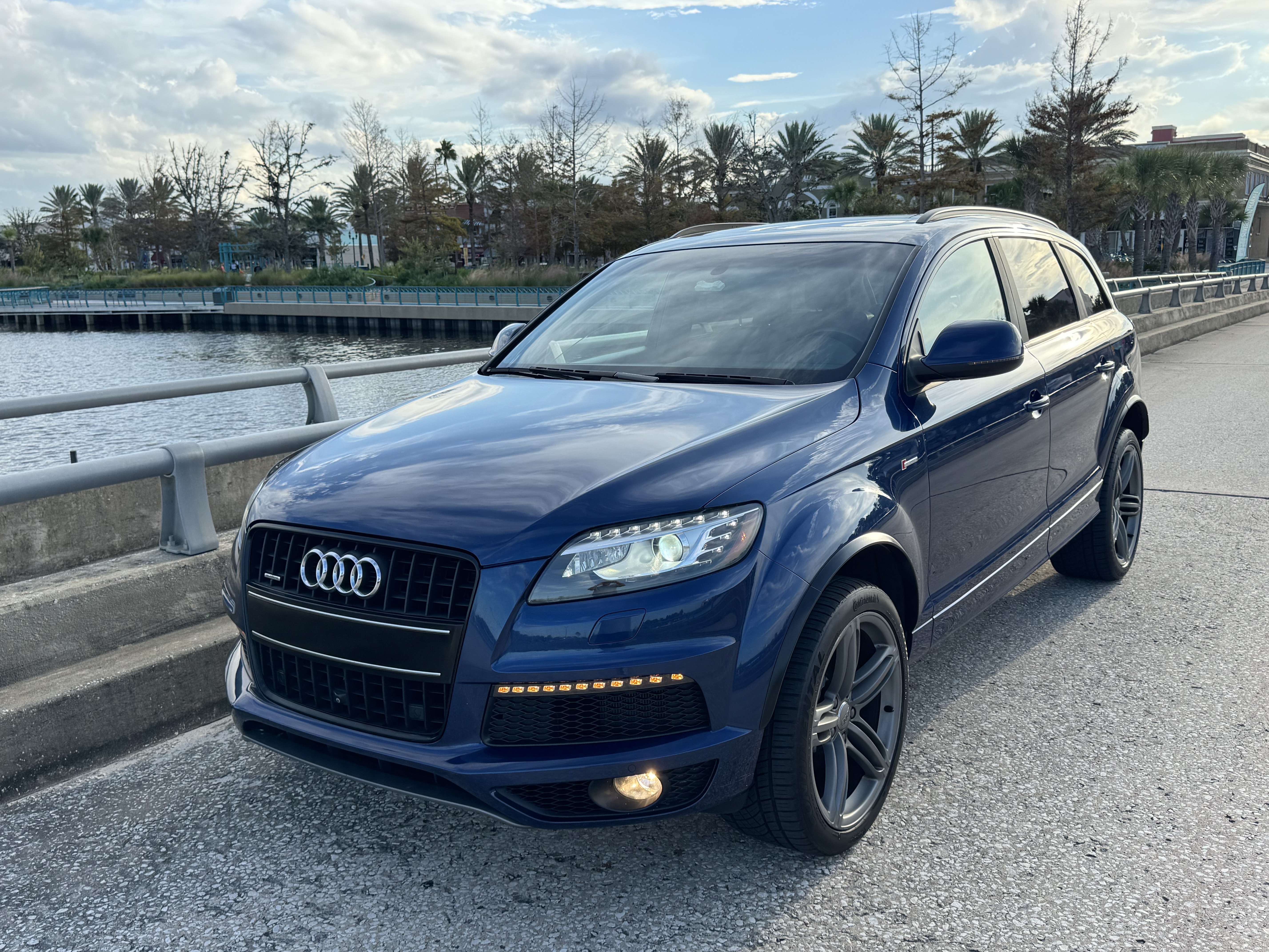 Used 2015 Audi Q7 3.0T S line Prestige w/ 21" S Line Plus Package AWD/4WD image 11