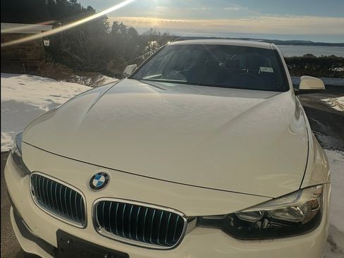 Used 2017 BMW 330e image 1