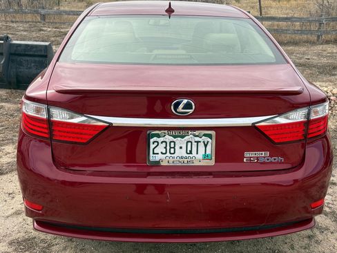 Used 2014 Lexus ES 300h w/ Premium Package w/Bamboo Trim image 6