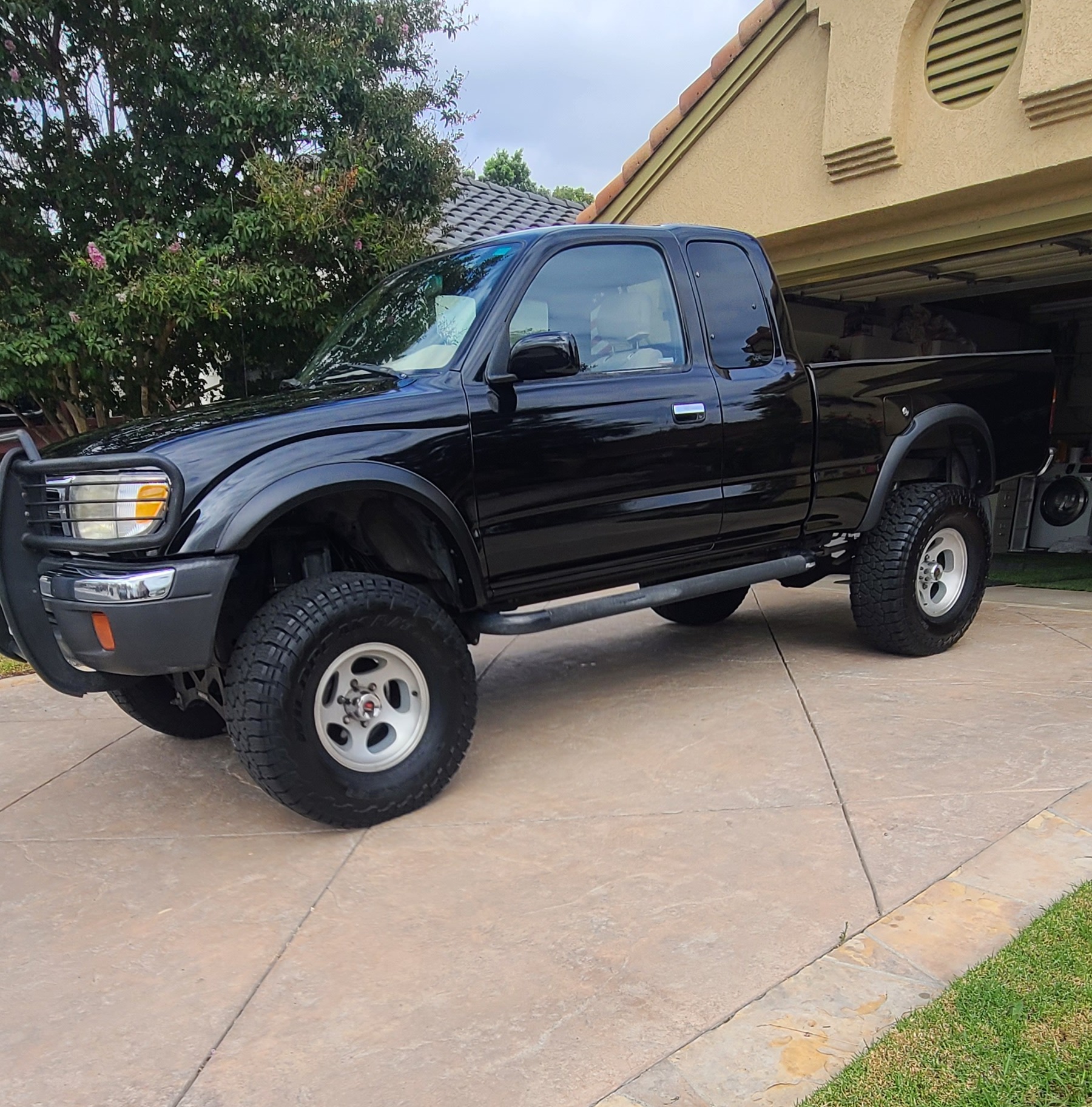 Used 1999 Toyota Tacoma 4x4 Xtracab V6 image 1