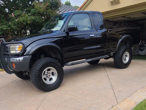 Used 1999 Toyota Tacoma 4x4 Xtracab V6 image 9