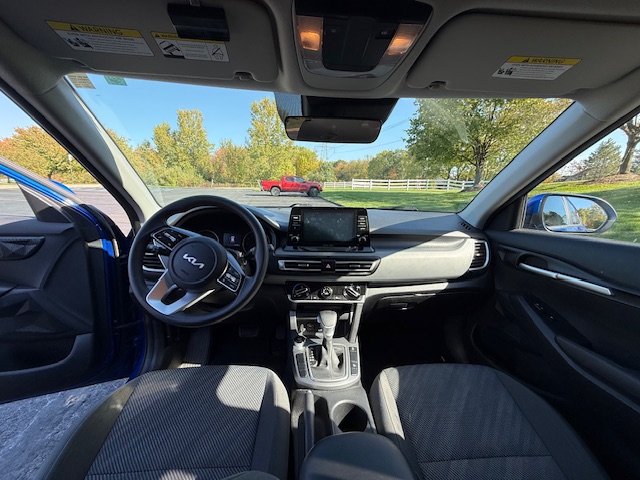 Used 2023 Kia Seltos LX AWD/4WD image 9