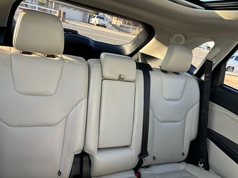 Used 2018 Ford Edge Titanium w/ Equipment Group 302A image 17