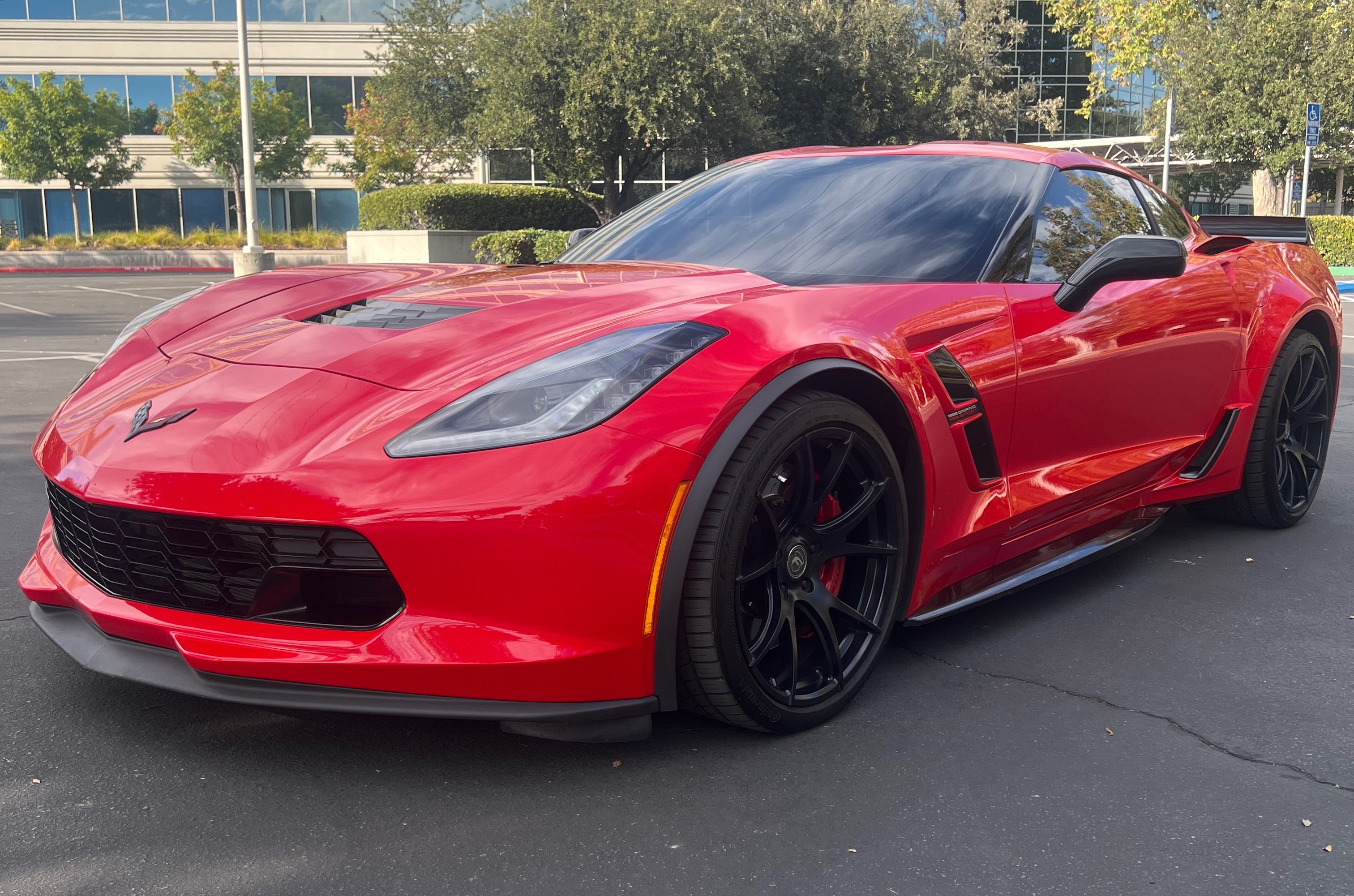 Used 2017 Chevrolet Corvette Grand Sport w/ Carbon Flash Badge Package RWD image 1